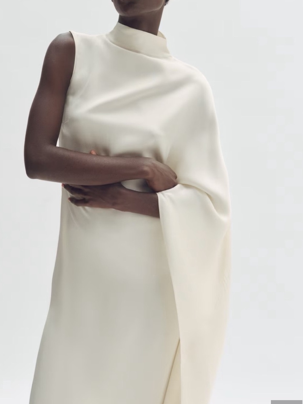 NWT (size small) STELLA MCCARTNEY X H&M
Satin Cape Dress - Picture 4 of 7